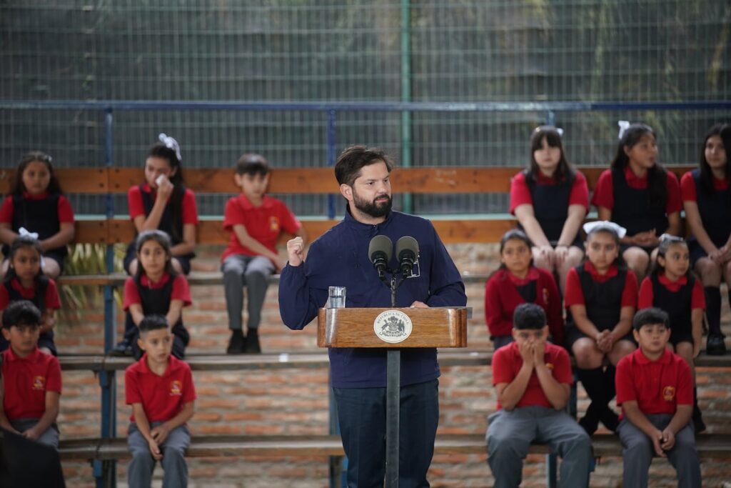 Boric critica a los privilegiados que minimizan la crisis en Chile