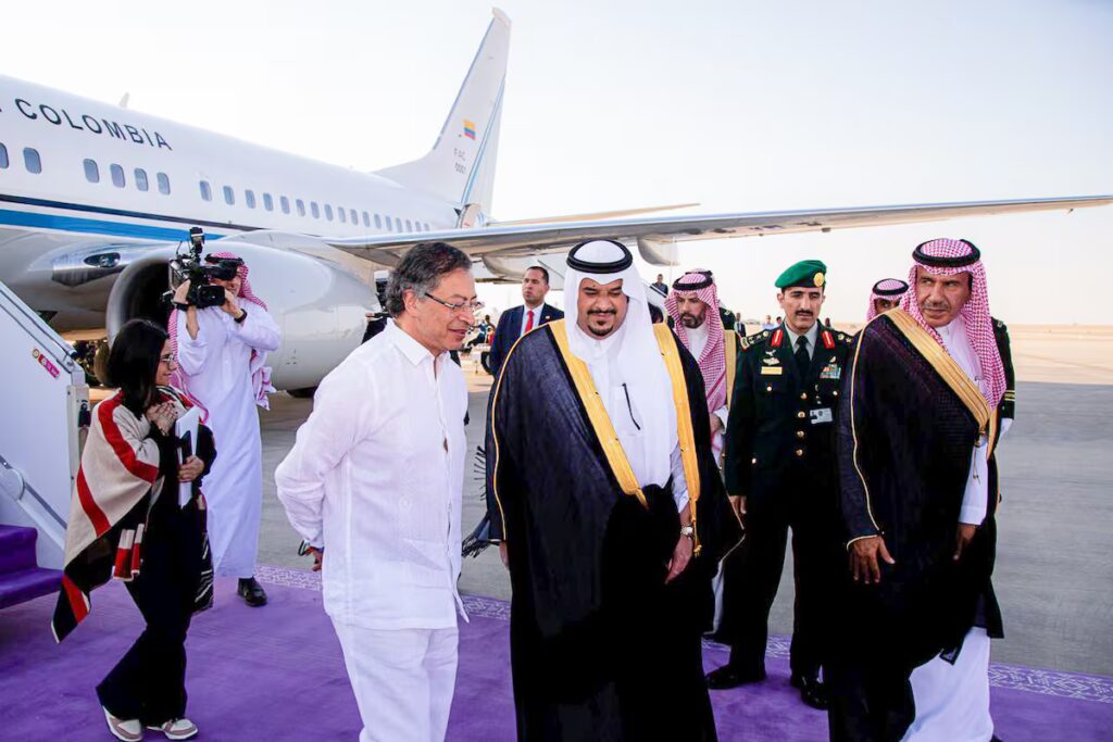 Gustavo Petro en España: El impacto de las sanciones de EE.UU. a su avión