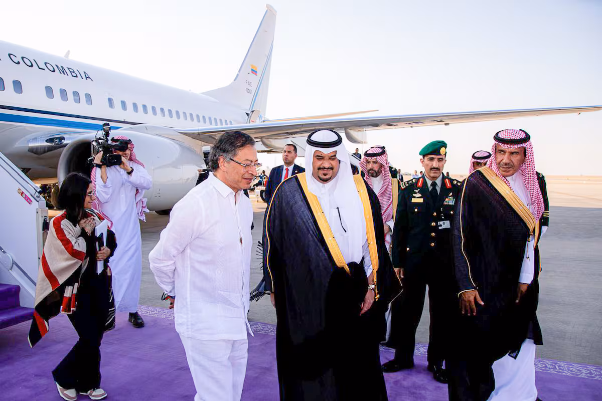 Gustavo Petro en España: El impacto de las sanciones de EE.UU. a su avión