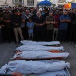 Israel reanuda los bombardeos en Gaza y corta la entrada de ayuda tras acusar a Hamás de violar el alto el fuego