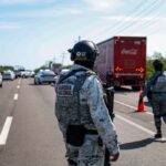 Marina detiene a 13 tras violento enfrentamiento en Sinaloa Marina detiene a 13 tras violento enfrentamiento en Sinaloa