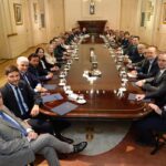 Milei dialoga con gobernadores, excluye a peronistas de la conversación