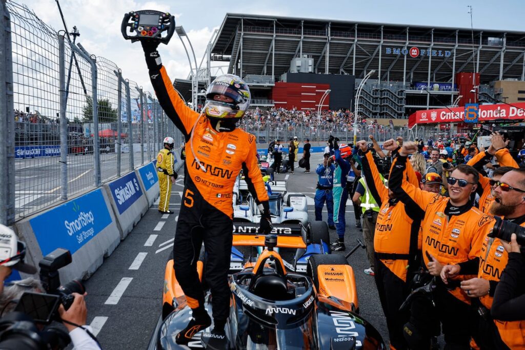 Pato O'Ward desata la euforia en México como becario de McLaren