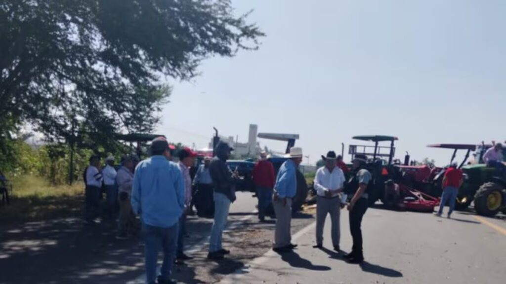 Protestas masivas de agricultores en 20 estados de México por precios bajos