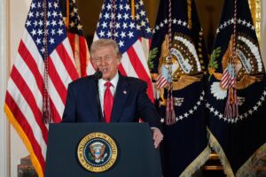 Trump anuncia prórroga de aranceles de EE. UU. a México