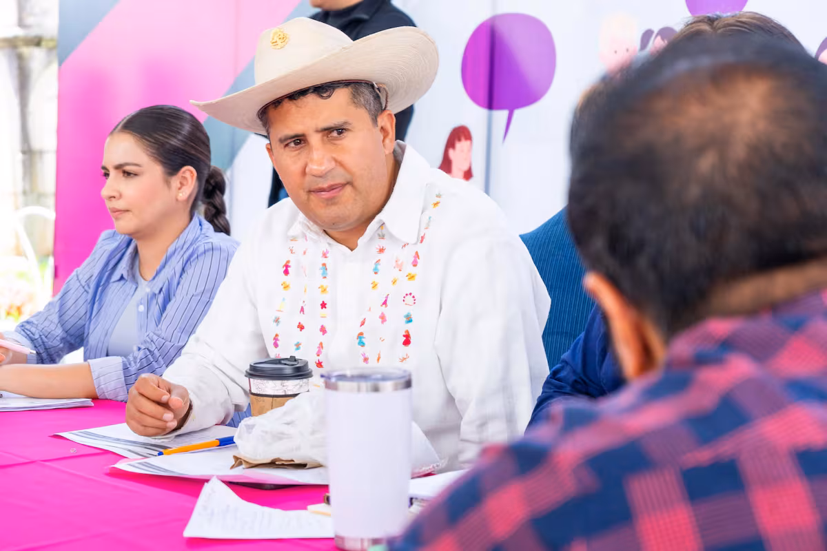 Asesinato de Carlos Manzo, alcalde de Uruapan, durante festejos del Día de Muertos