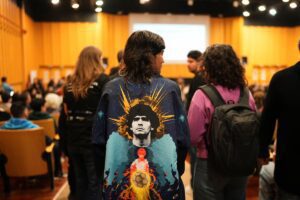 Buenos Aires rinde homenaje a Maradona en su primer congreso universitario