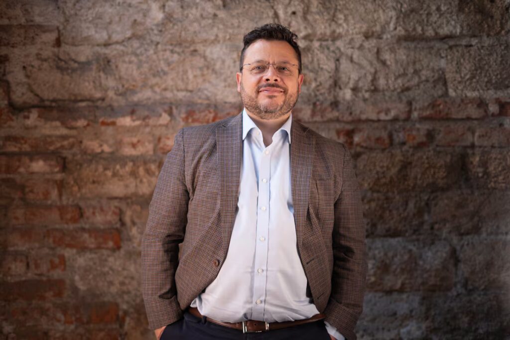 Carlos Bravo Regidor: "El futuro pasó de ser un sueño a un miedo"