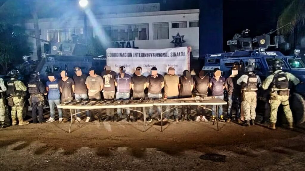 Catorce armados detenidos en operativo de autoridades en Sinaloa