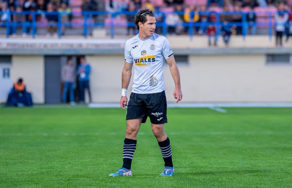 Conquense: Jugador denuncia insultos homófobos y machistas en el campo