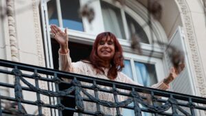 Cristina Kirchner: Fiscalía argentina la señala como "destinataria final" de sobornos