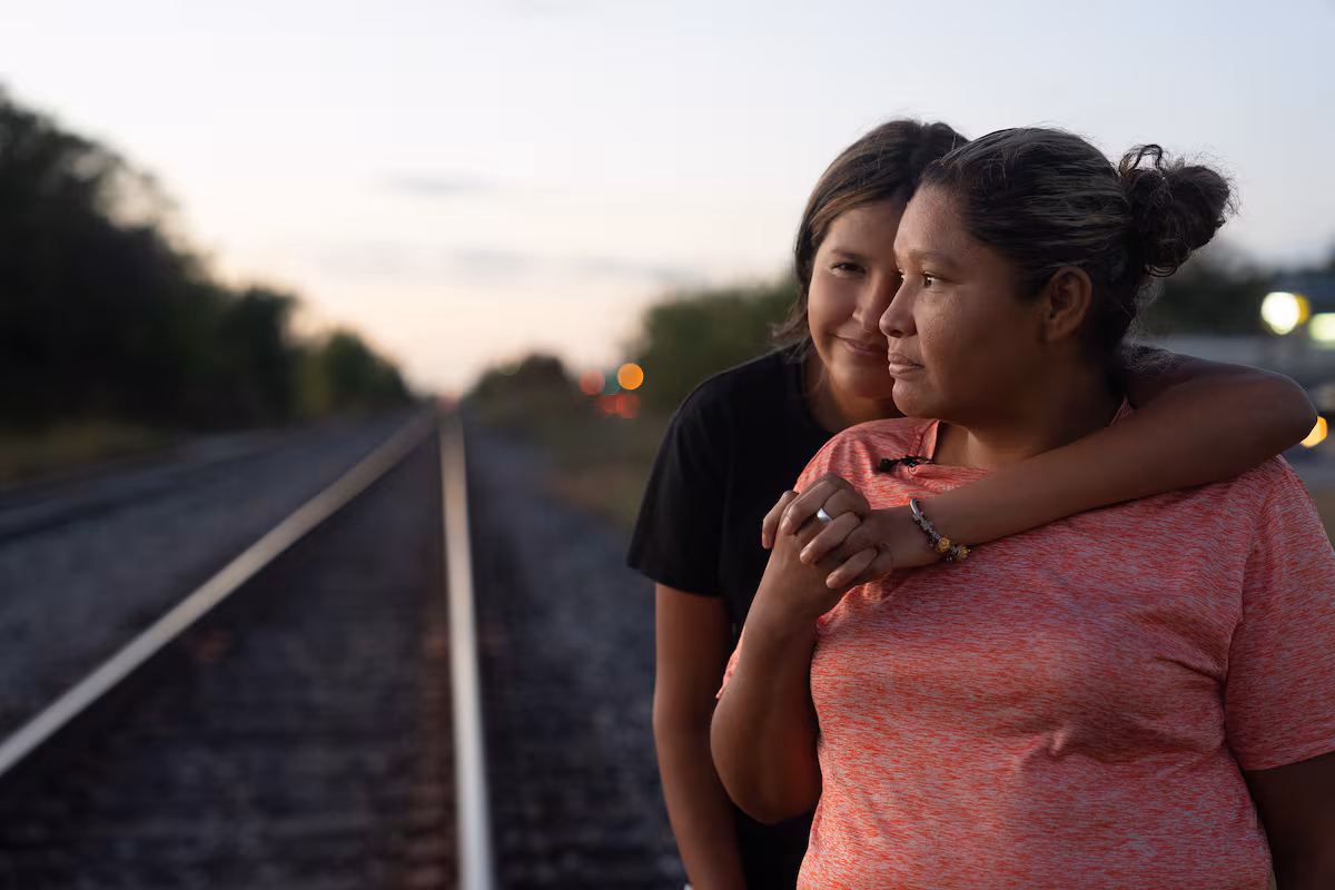 EE.UU. analiza el estatus de 200,000 refugiados aprobados por Biden