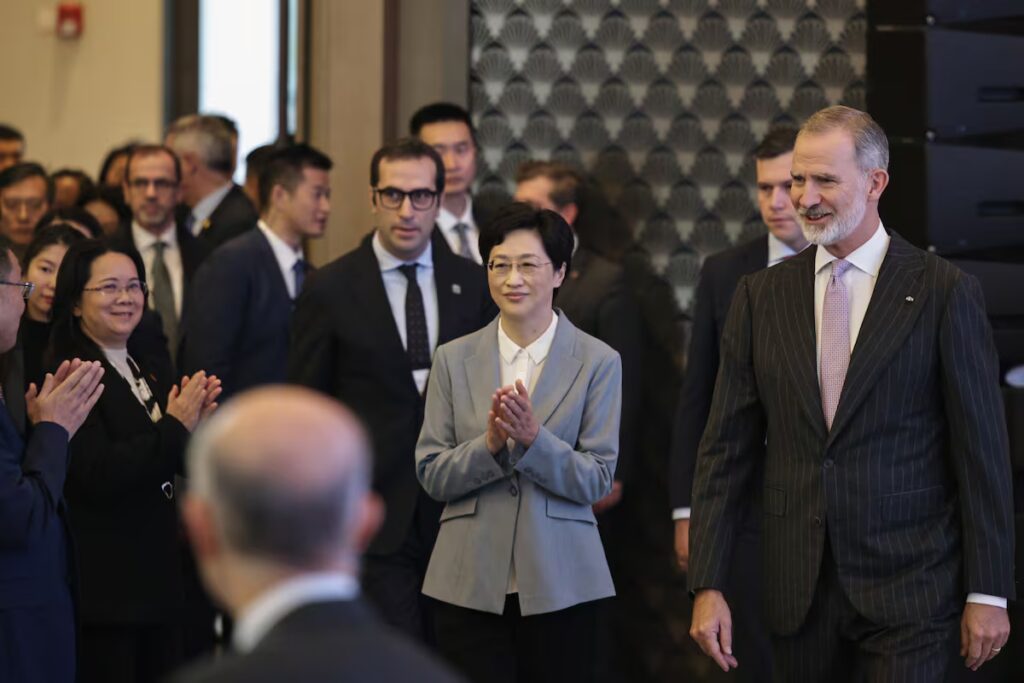 El Rey destaca la importancia de reforzar lazos económicos con China