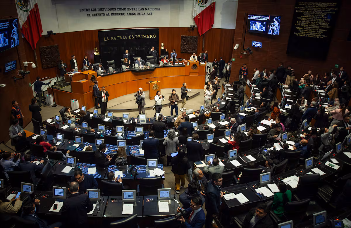 Extorsionadores en México enfrentan hasta 42 años de cárcel tras nueva ley del Congreso