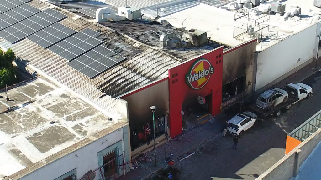 Fiscalía indaga sobre transformador en incendio mortal en Waldo’s de Sonora