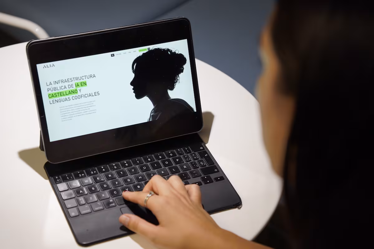 Gobierno busca compensar a autores por uso de obras en entrenamiento de Alia