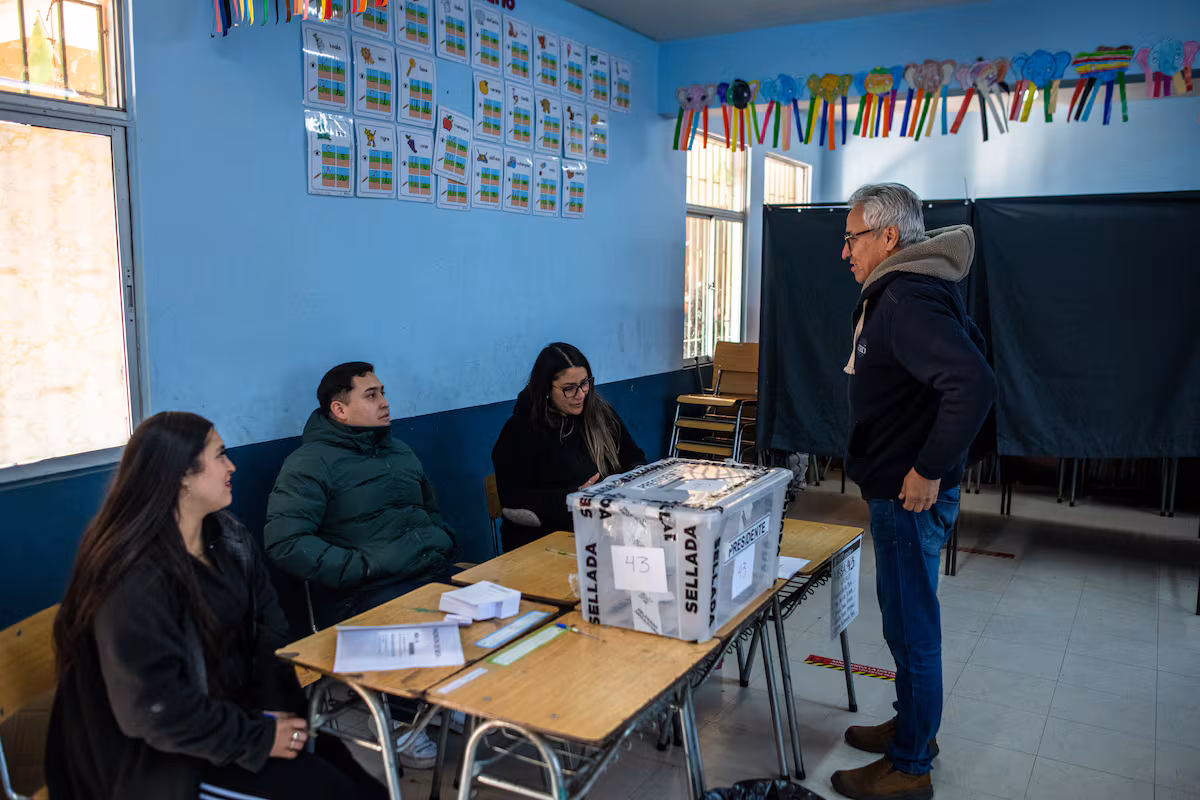 Guía para excusarte de ser vocal de mesa en las elecciones Chile 2025