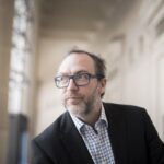Jimmy Wales asegura que la Grokipedia refleja las opiniones de Musk