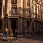 Jóvenes buscan respuestas en la nueva ola de la derecha