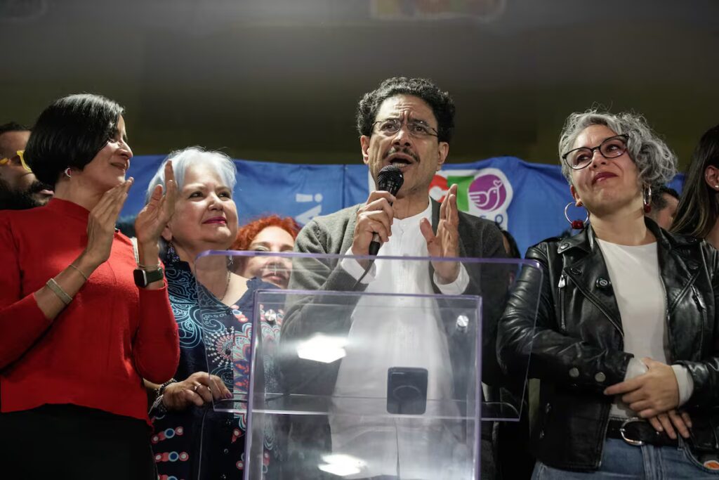 Las encuestas electorales reavivan la contienda presidencial en Colombia