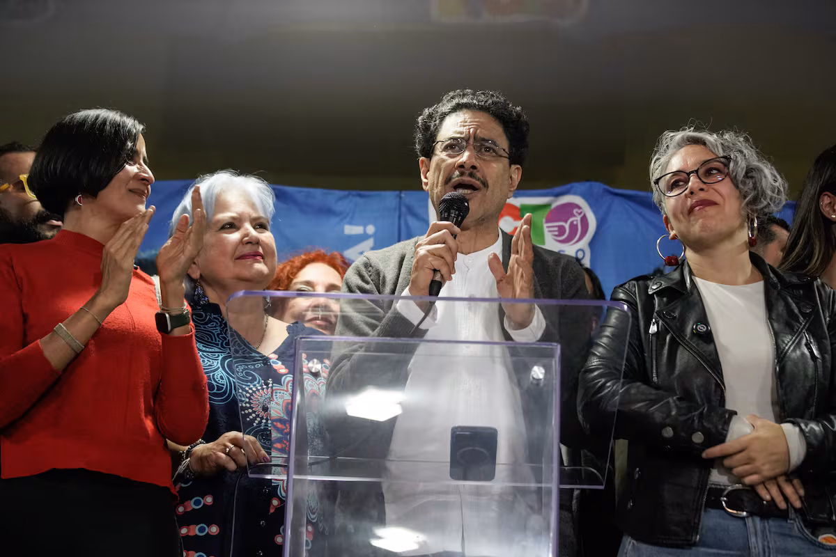 Las encuestas electorales reavivan la contienda presidencial en Colombia