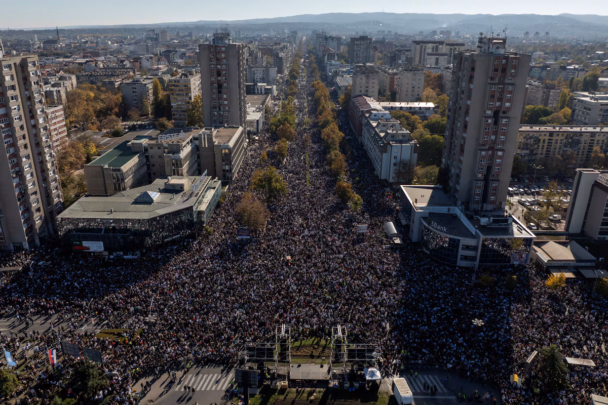 Masiva manifestación en Serbia contra el Gobierno de Vucic: 'No hay marcha atrás'