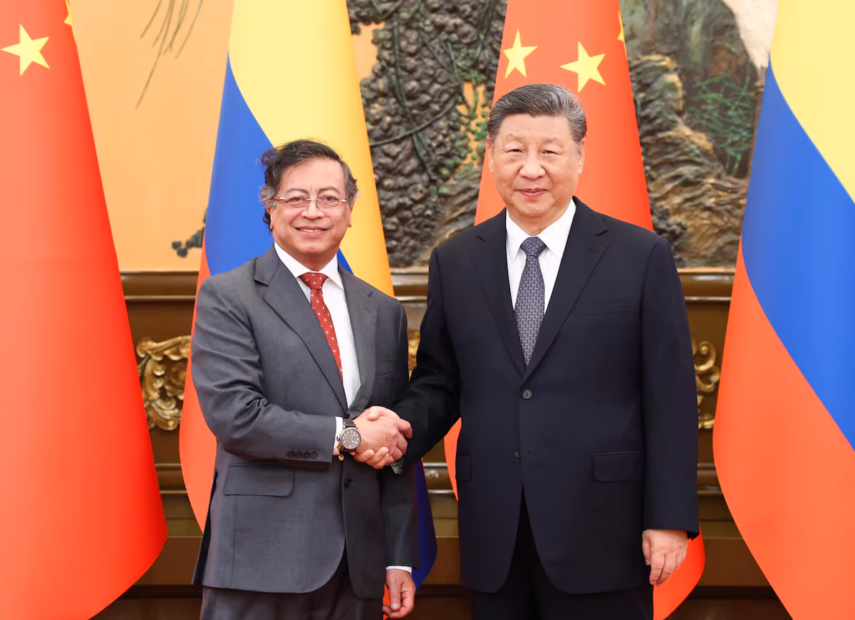 Petro Retrasa Viaje a China Tras Visita de Congresistas a Taiwán