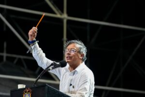 Petro suspende colaboración de inteligencia con EE. UU. tras ataques a narcolanchas