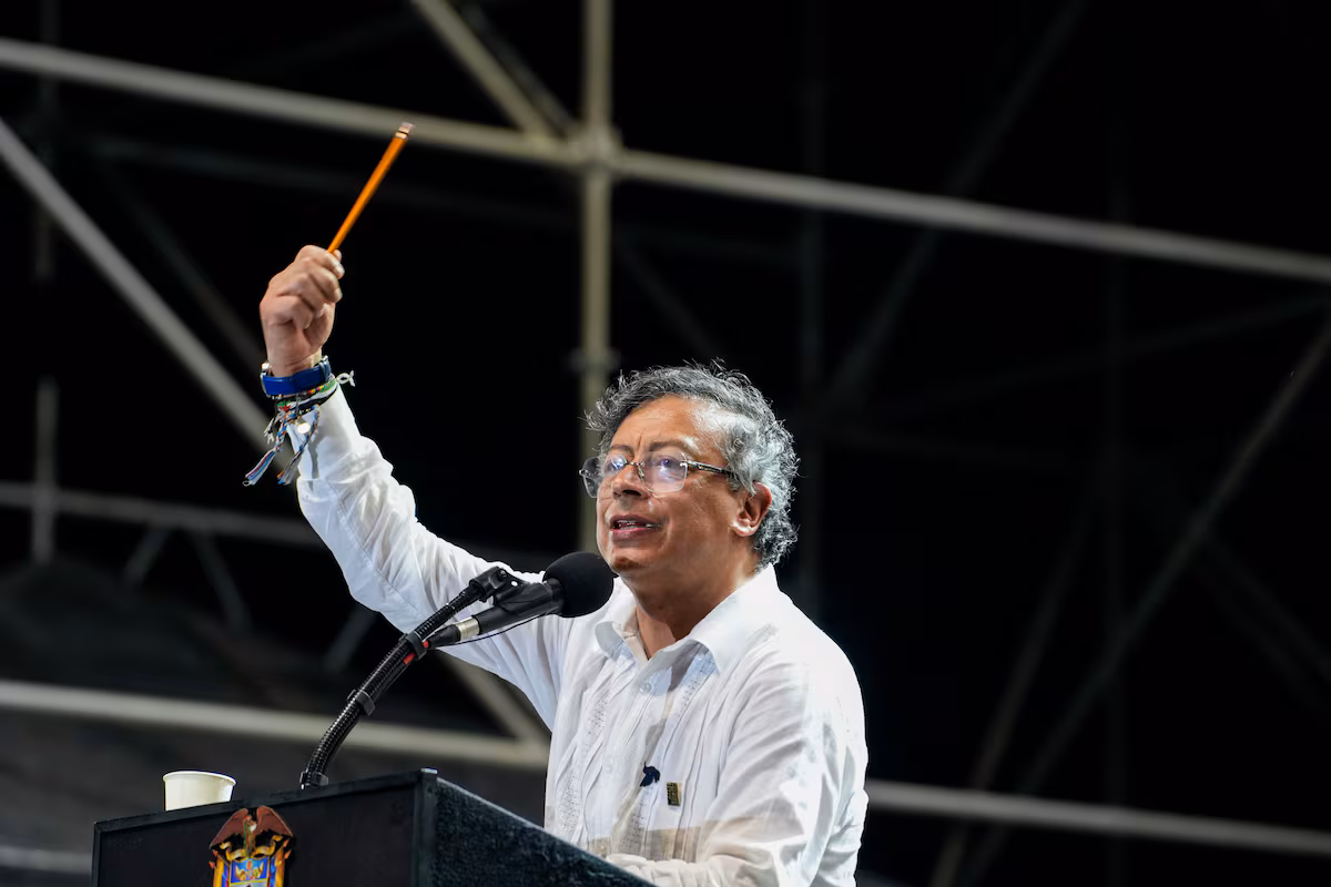 Petro suspende colaboración de inteligencia con EE. UU. tras ataques a narcolanchas