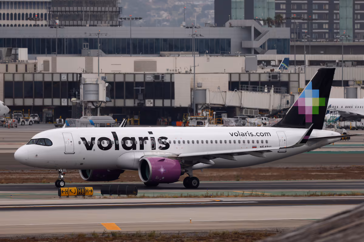 Pilotos mexicanos exigen cambios a Volaris por contratación de extranjeros