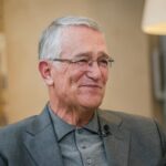 Ricardo enfrenta desafíos en medio de la guerra