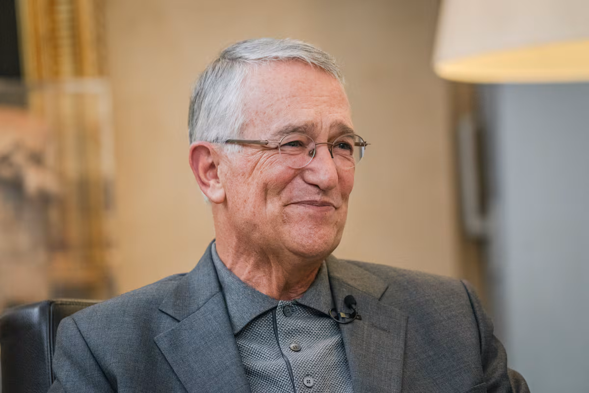 Ricardo enfrenta desafíos en medio de la guerra