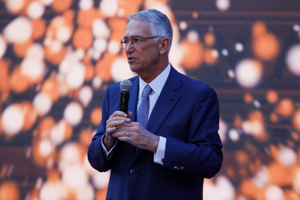 Salinas Pliego enfrenta el cobro de deudas con Hacienda sin alternativas