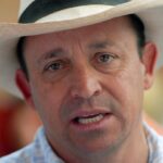 Santiago Uribe, hermano de Álvaro Uribe, recibe 28 años por paramilitarismo