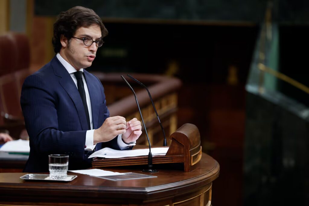 Vox desafía al PP en Castilla-La Mancha por reforma del Estatuto