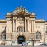 Asaltantes roban valiosos objetos culturales en el Museo de Bristol