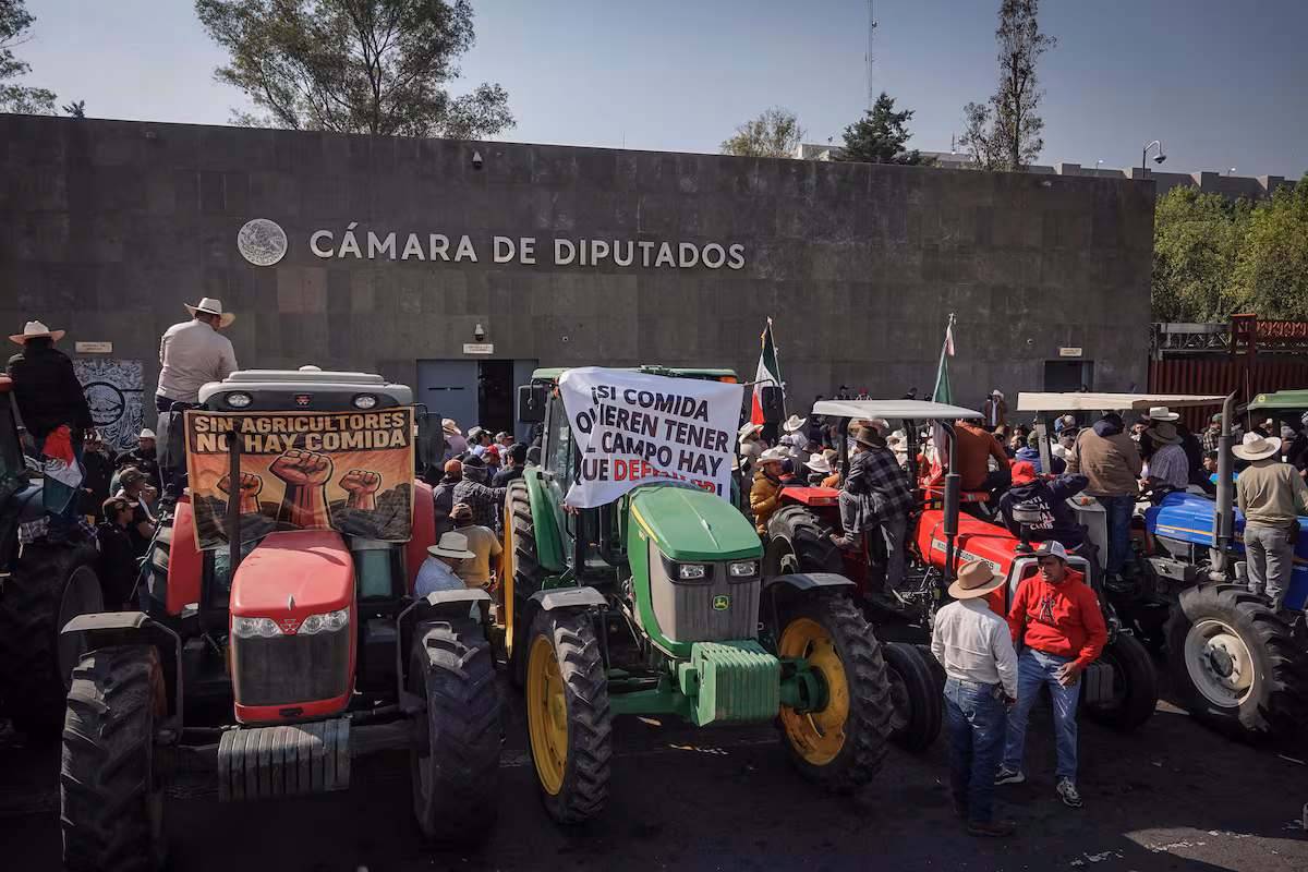 Campesinos de México intensifican protestas contra la Ley de Aguas de Sheinbaum