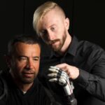 Científicos desarrollan mano biónica que detiene una bola de algodón