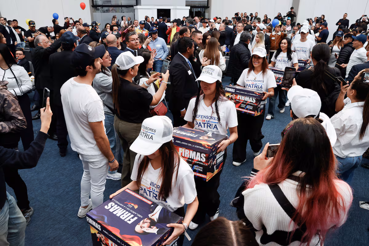 Desencanto en Colombia: 22 Candidatos y 28 Millones de Firmas en Inscripción