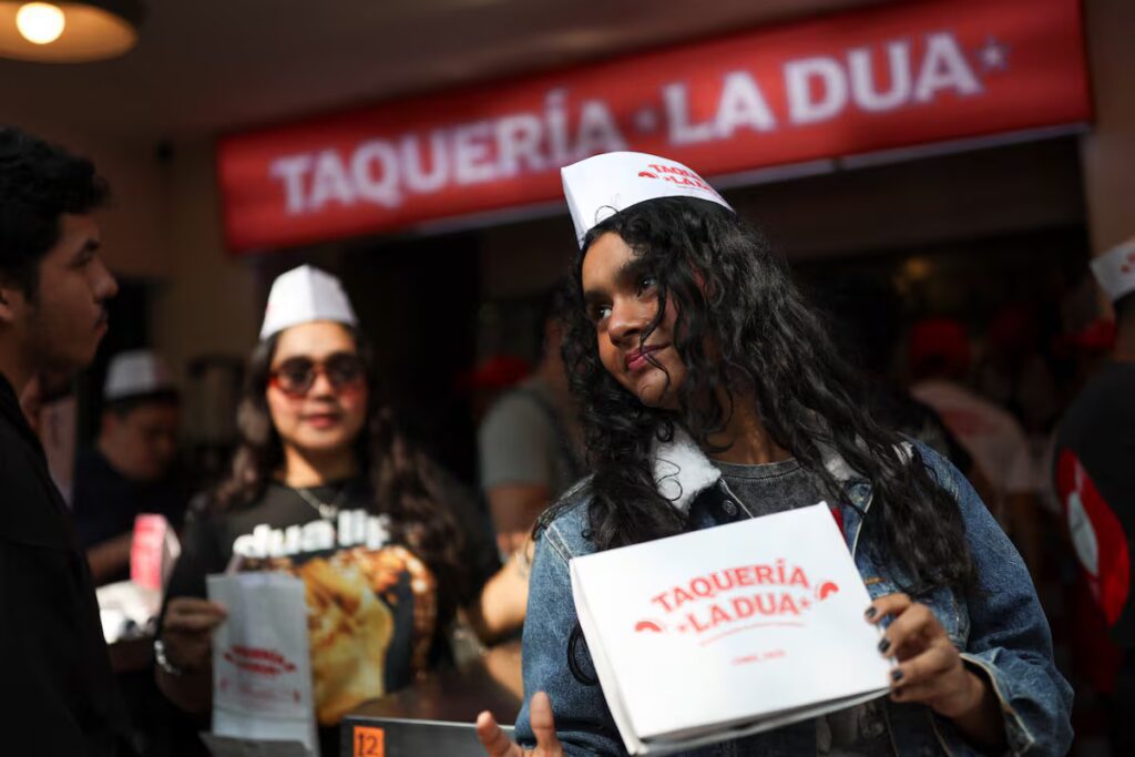 Dua Lipa explora la deliciosa gastronomía de Ciudad de México: tacos y más