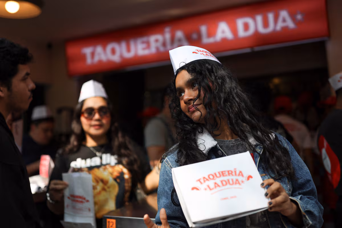 Dua Lipa explora la deliciosa gastronomía de Ciudad de México: tacos y más