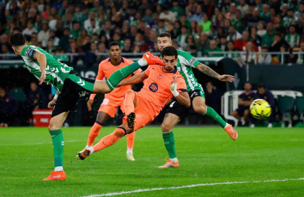 El Barça derrota al Betis y refuerza su liderato en La Liga