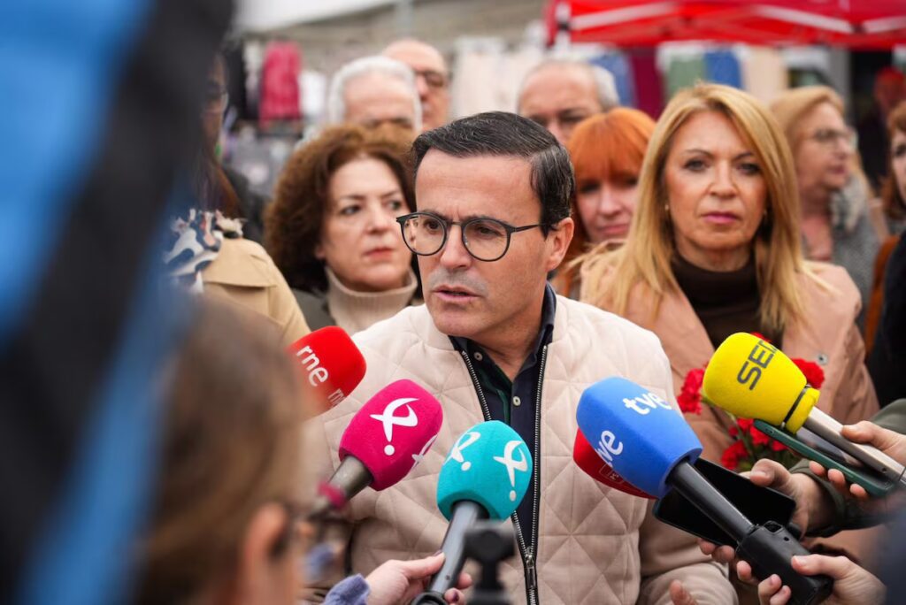 El Desafío del Candidato del PSOE en Extremadura: Campaña y Procesamiento Legal