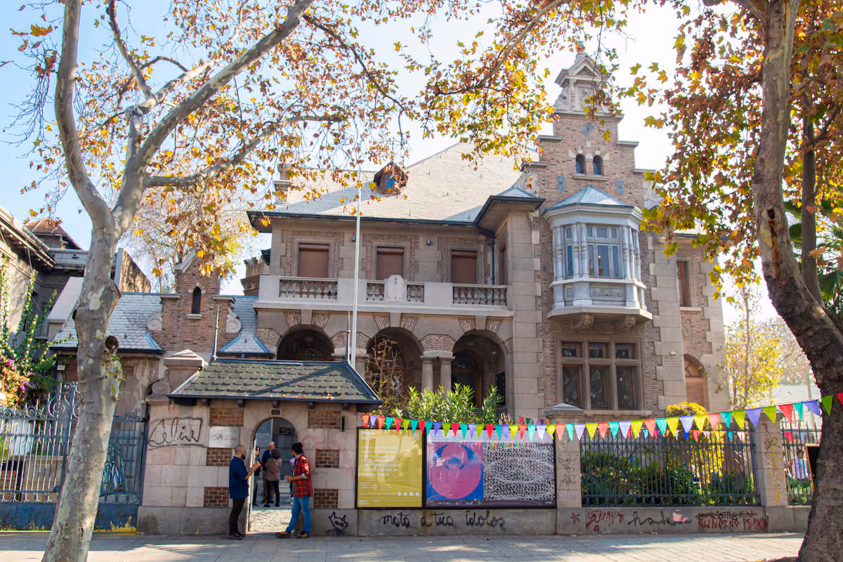 El legado de Salvador Allende enfrenta crisis de financiamiento en Chile