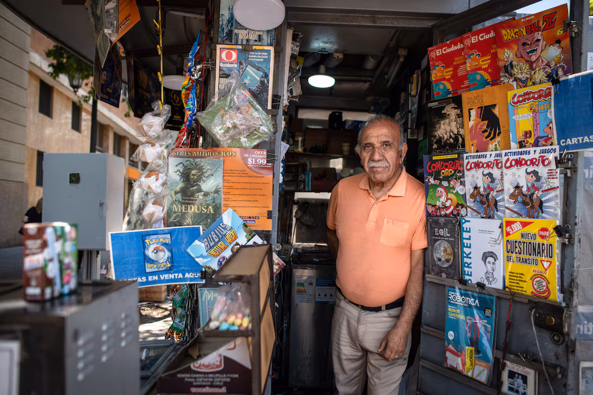 El quiosquero de La Moneda revela secretos sobre Alessandri, Allende y Boric