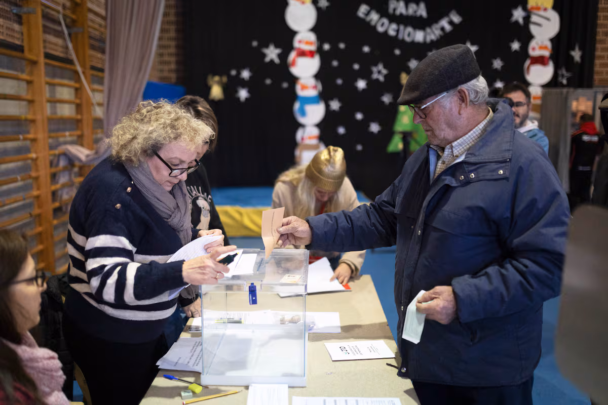 Elecciones en Extremadura 21D: Participación del 9% en las primeras horas