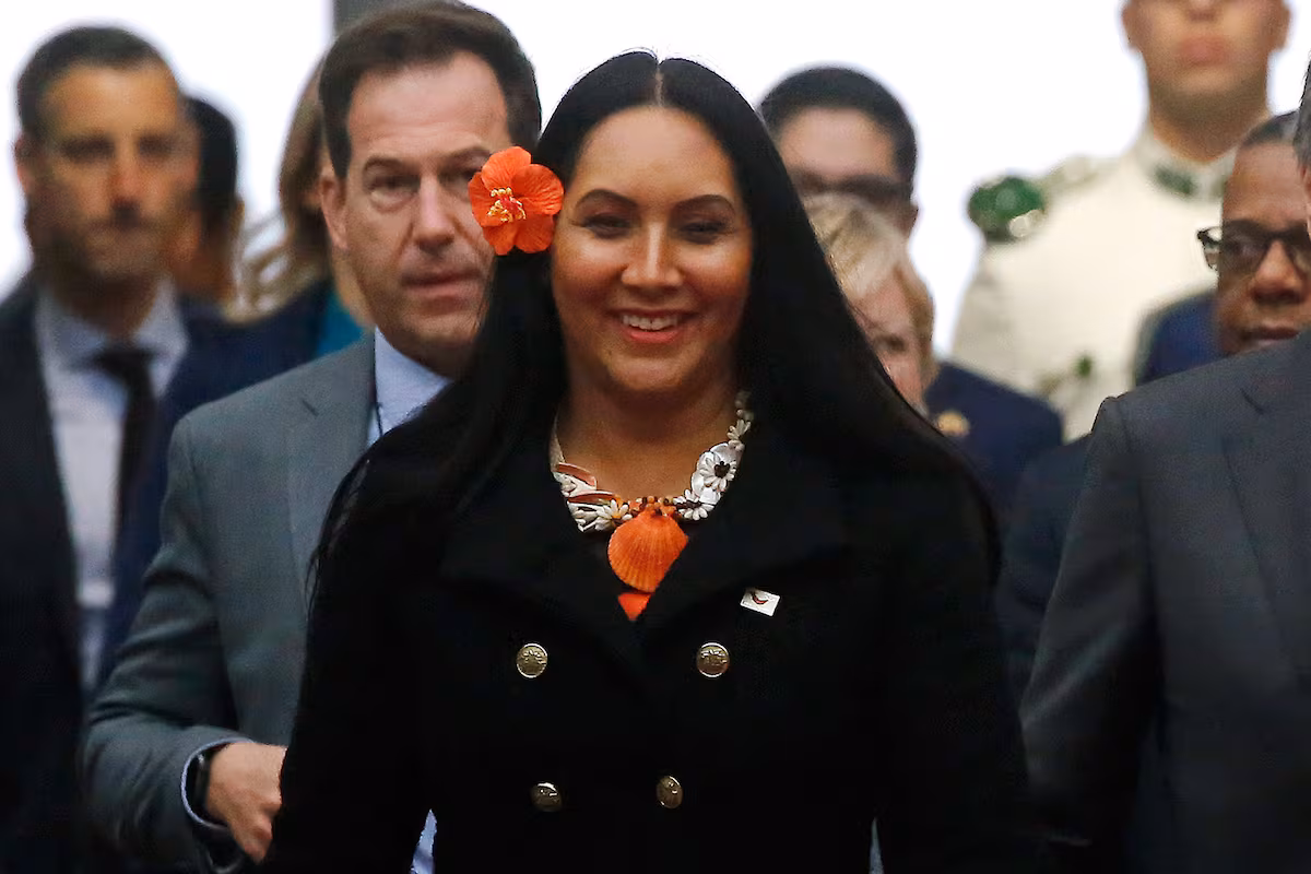Embajadora de Chile en Nueva Zelanda impulsa autodeterminación de Rapa Nui