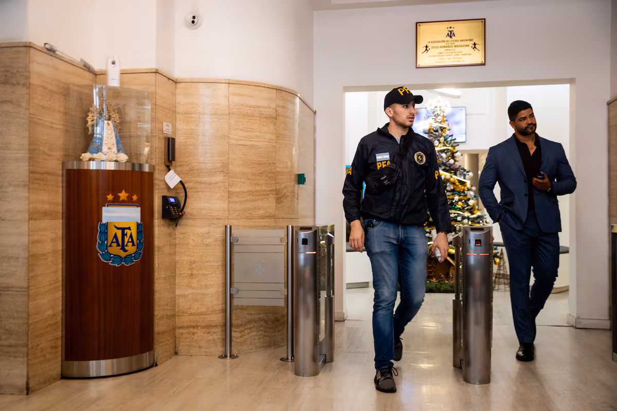 Escándalo de corrupción sacude la cúpula del fútbol argentino