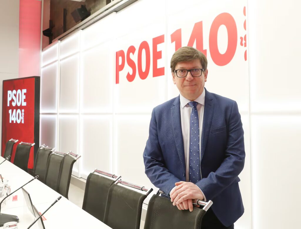 Ferraz busca calmar tensiones por el caso Salazar en reunión urgente