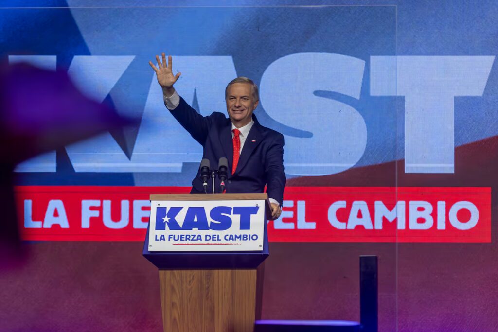 Kast asume el rol de presidente en la campaña de balotaje